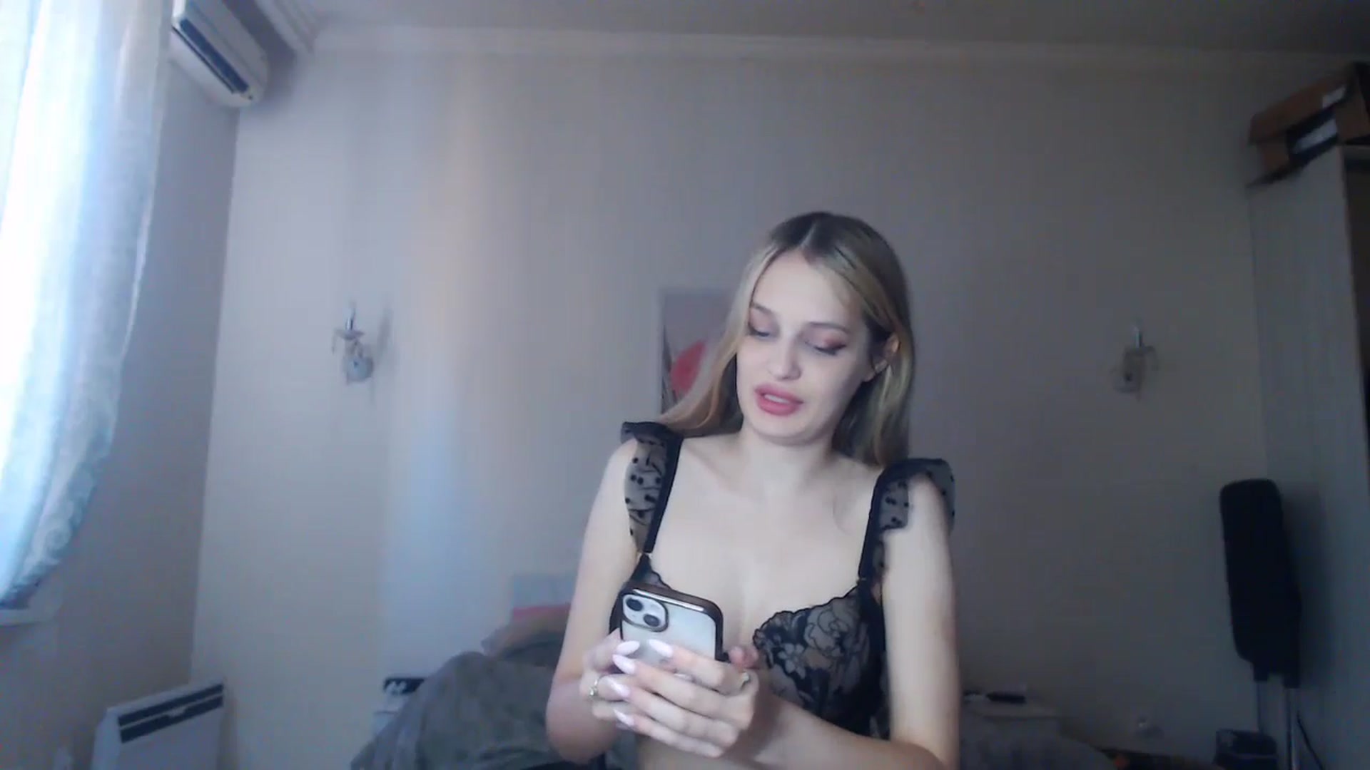 Gallery image thumbnail from Lola_vi's myfreecams stream on, 08/20/2024, 11:59 image 13 of 20