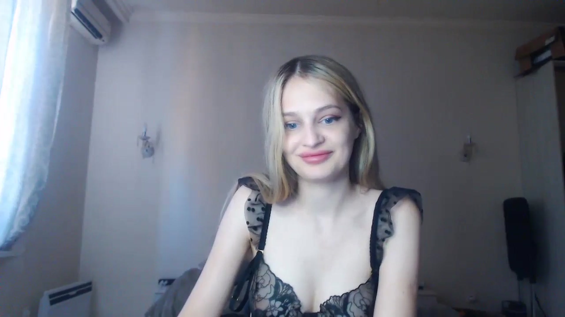 Gallery image thumbnail from Lola_vi's myfreecams stream on, 08/20/2024, 11:59 image 14 of 20