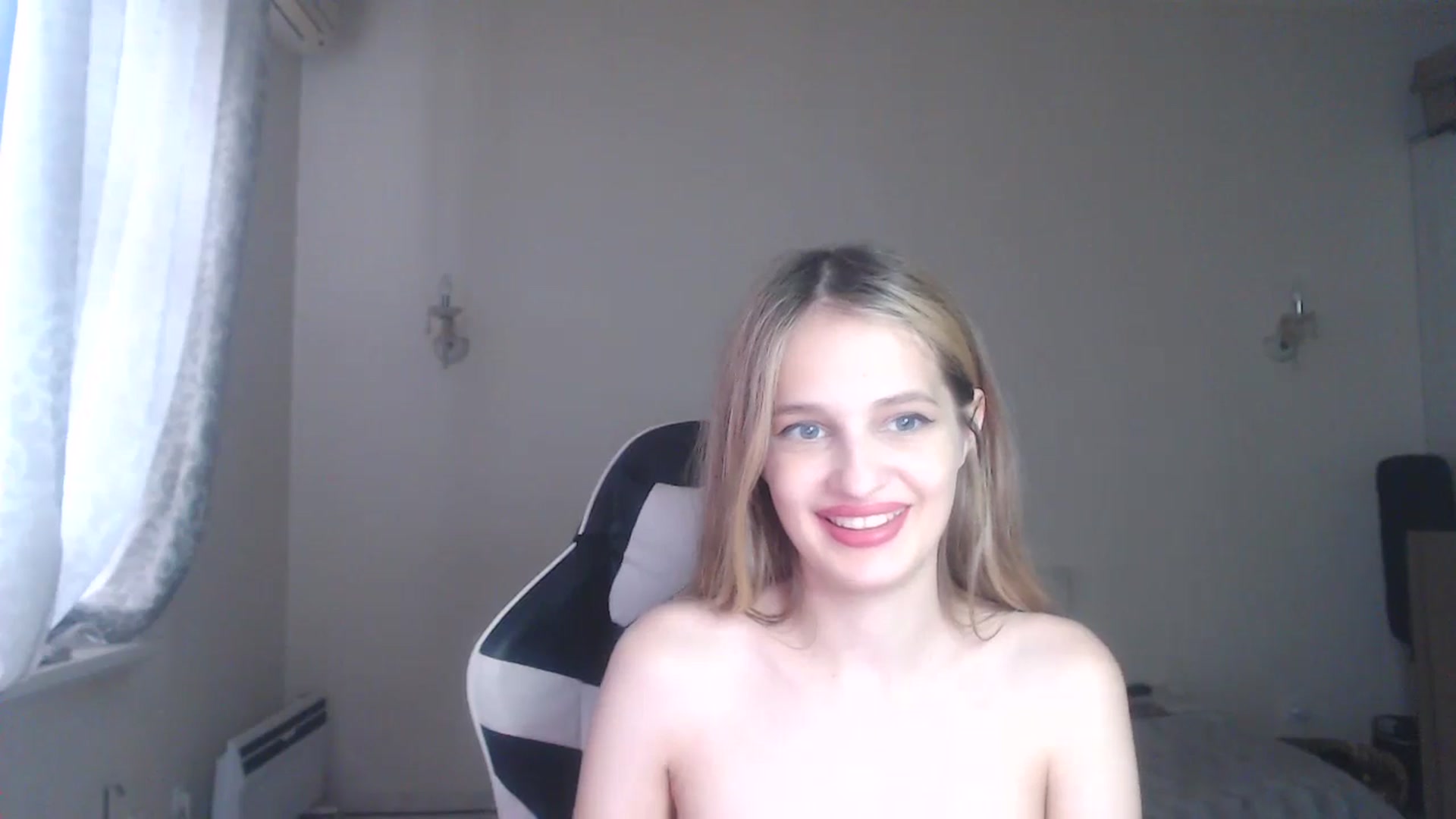 Gallery image thumbnail from Lola_vi's myfreecams stream on, 09/10/2024, 15:08 image 20 of 20