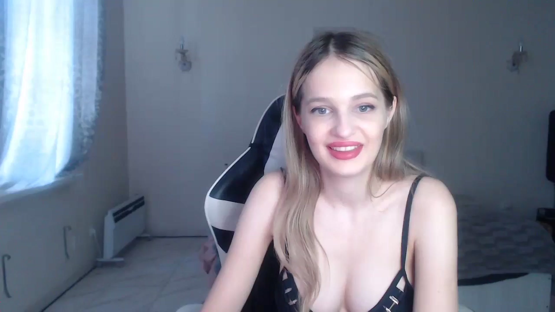 Gallery image thumbnail from Lola_vi's myfreecams stream on, 10/02/2024, 12:03 image 16 of 20