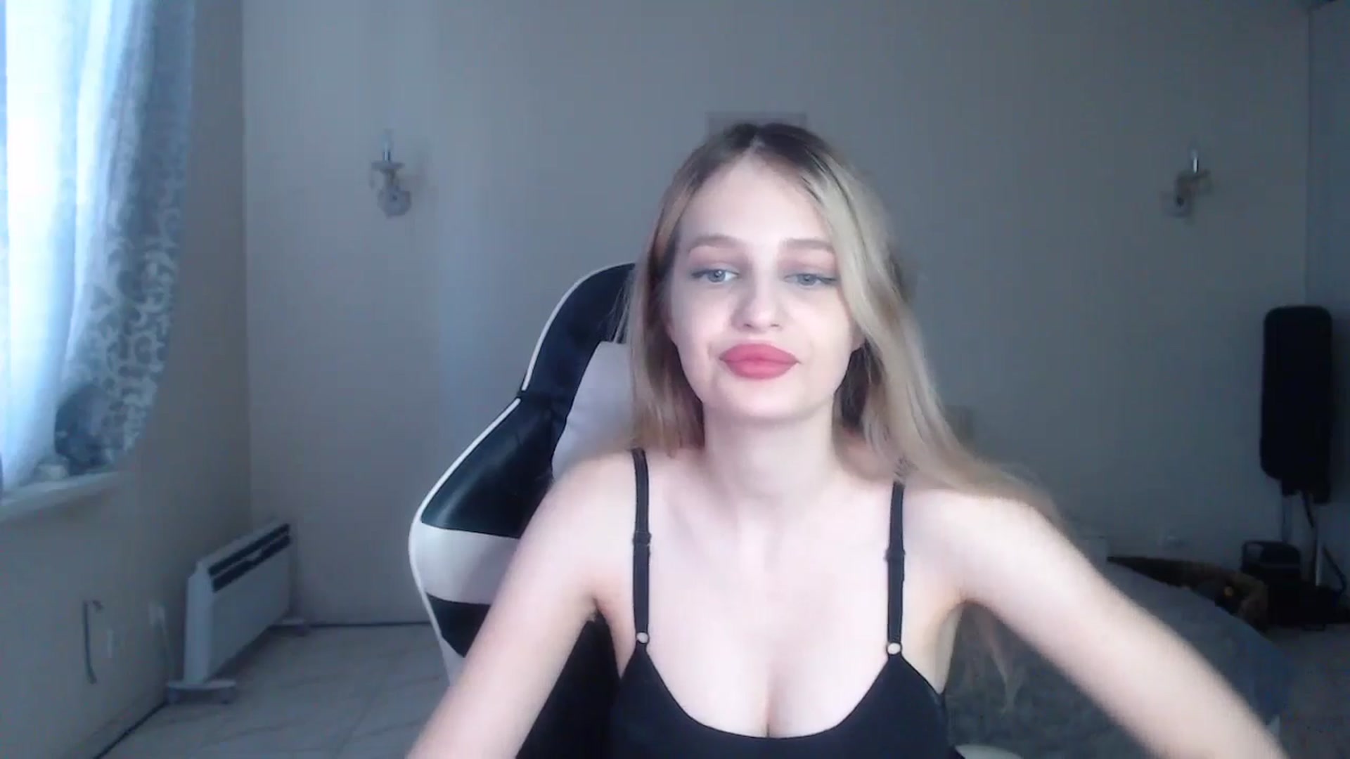 Gallery image thumbnail from Lola_vi's myfreecams stream on, 10/14/2024, 12:04 image 20 of 20
