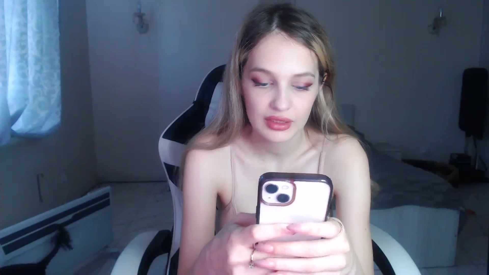 Gallery image thumbnail from Lola_vi's myfreecams stream on, 11/02/2024, 13:05 image 13 of 20