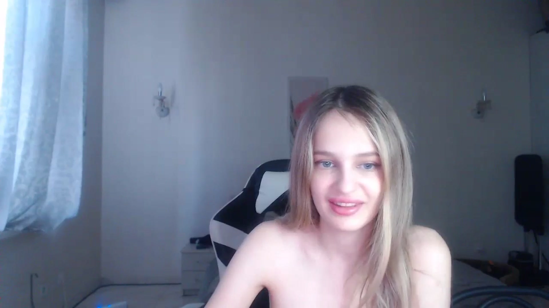 Gallery image thumbnail from Lola_vi's myfreecams stream on, 11/20/2024, 12:59 image 8 of 20