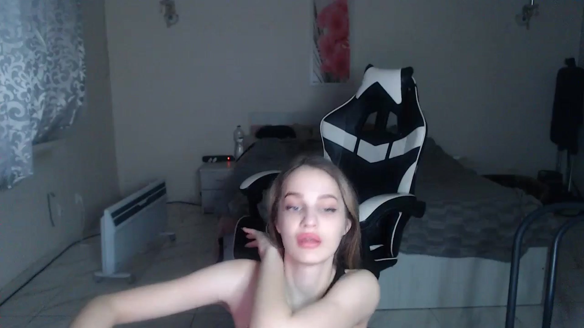 Gallery image thumbnail from Lola_vi's myfreecams stream on, 12/21/2024, 13:30 image 10 of 20