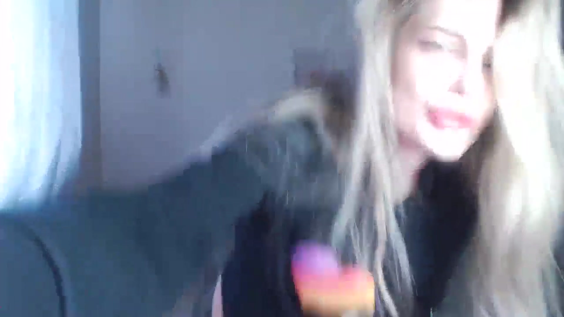 Gallery image thumbnail from Lola_vi's myfreecams stream on, 12/31/2024, 13:01 image 20 of 20