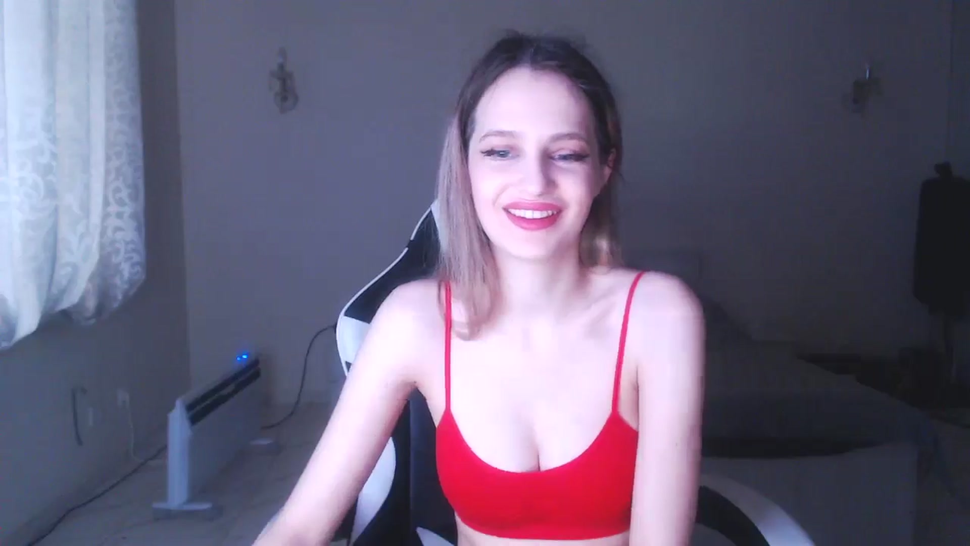 Gallery image thumbnail from Lola_vi's myfreecams stream on, 02/01/2025, 12:49 image 4 of 20