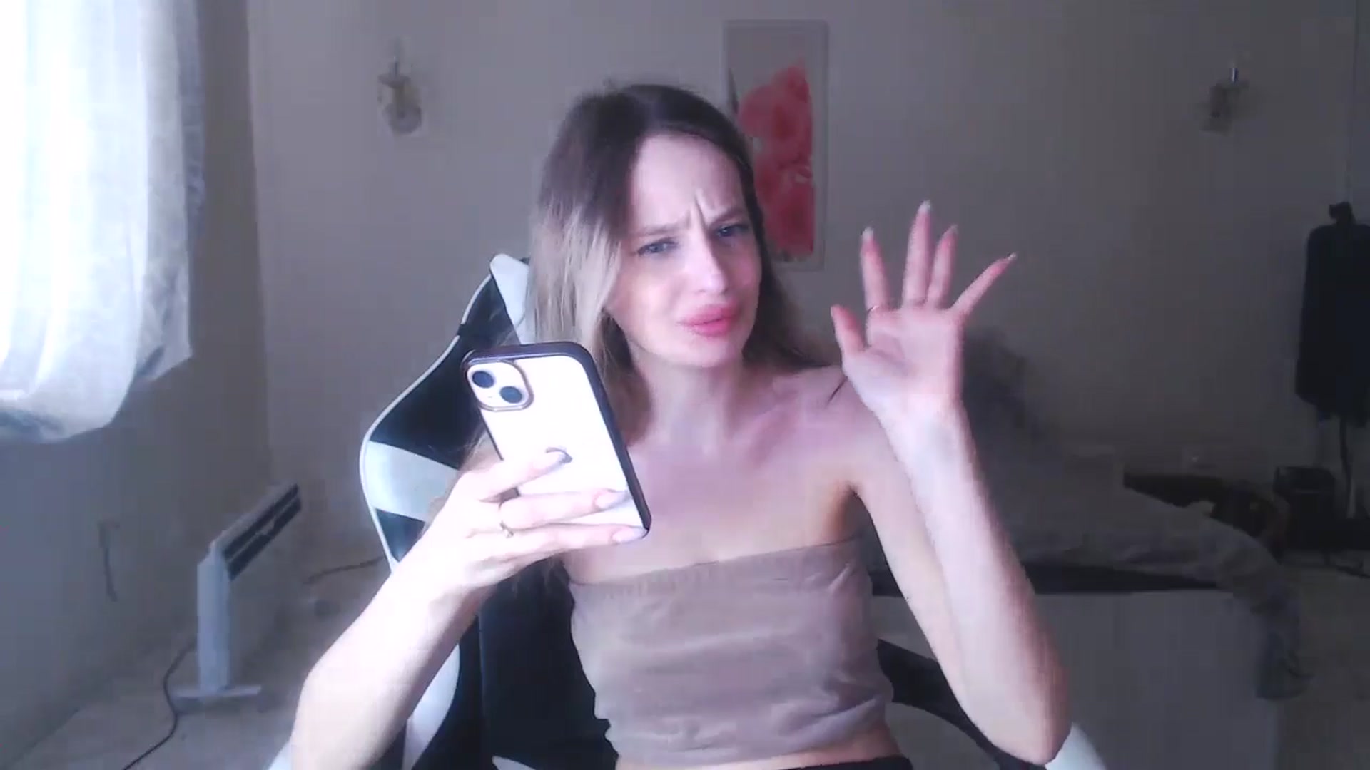 Gallery image thumbnail from Lola_vi's myfreecams stream on, 02/03/2025, 13:03 image 13 of 20