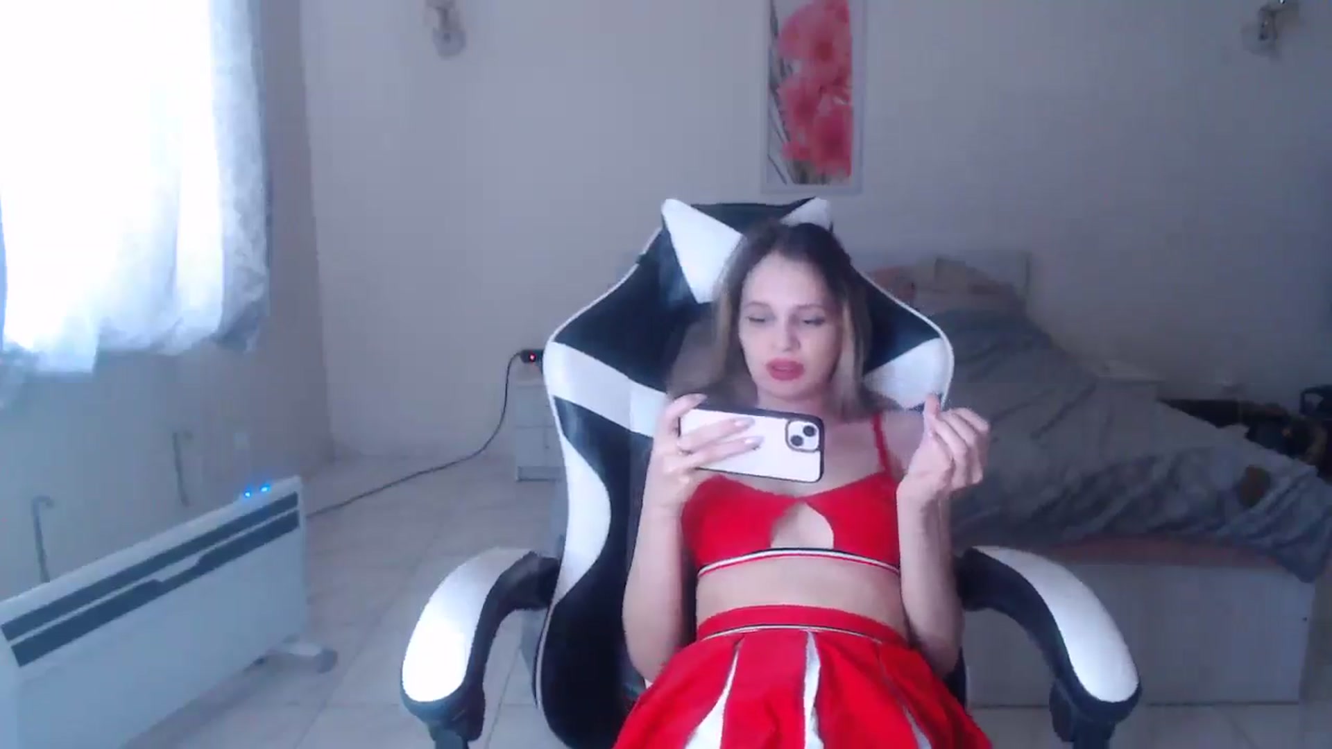 Gallery image thumbnail from Lola_vi's myfreecams stream on, 02/08/2025, 12:41 image 8 of 20