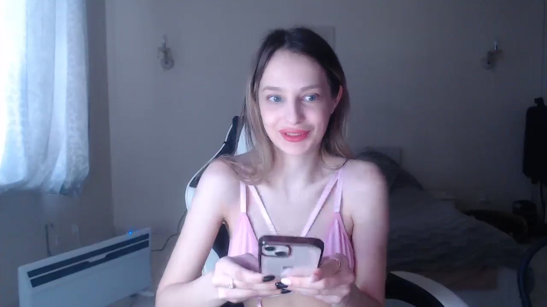 Gallery image thumbnail from Lola_vi's myfreecams stream on, 02/13/2025, 12:31 image 9 of 20