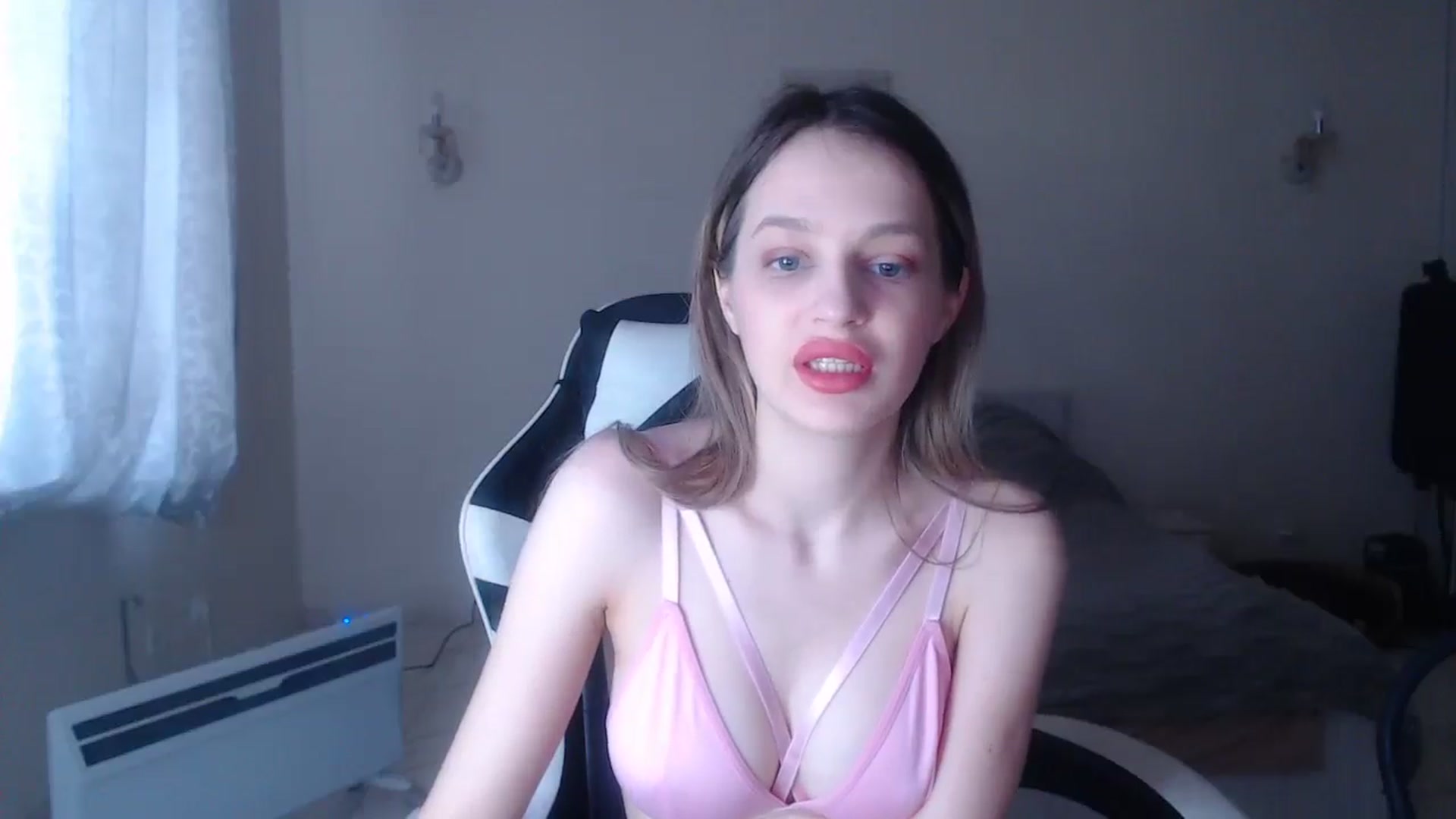Gallery image thumbnail from Lola_vi's myfreecams stream on, 02/13/2025, 12:31 image 16 of 20