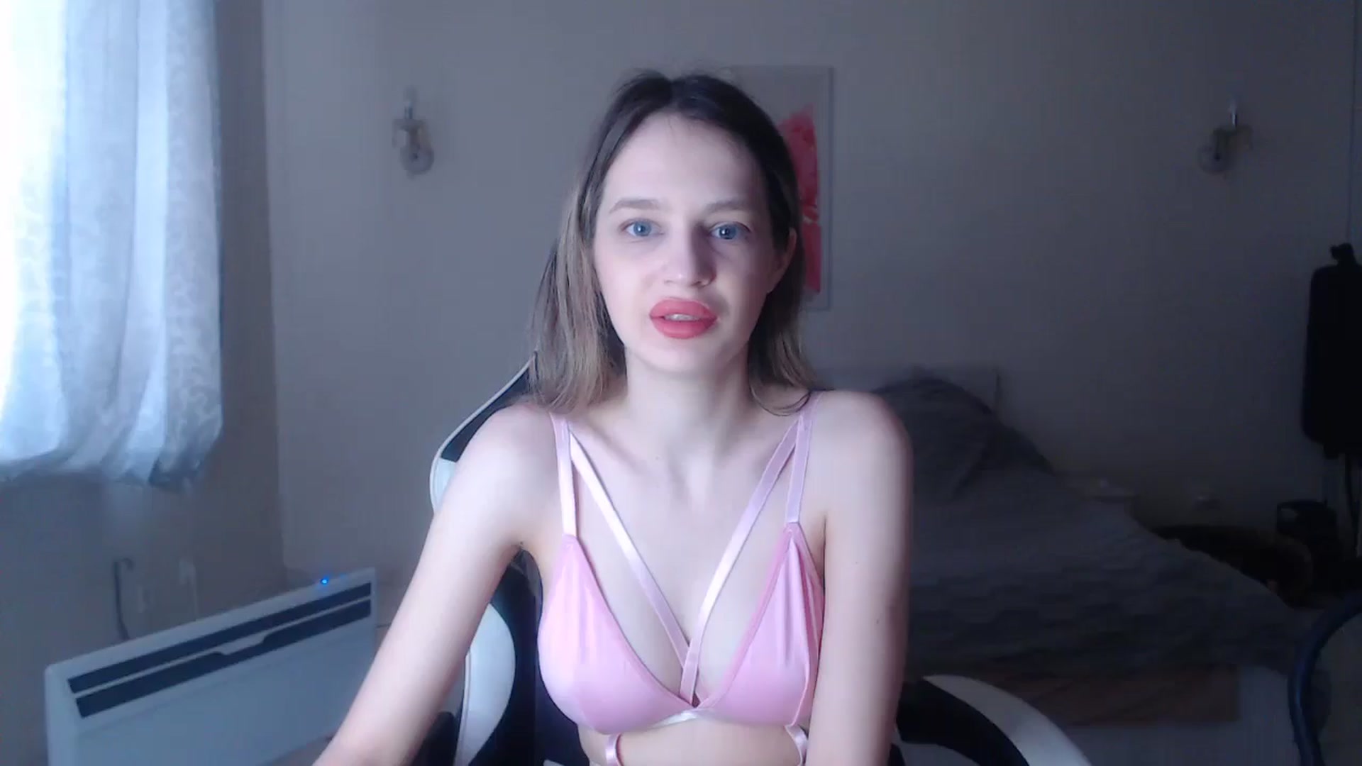 Gallery image thumbnail from Lola_vi's myfreecams stream on, 02/13/2025, 12:31 image 4 of 20