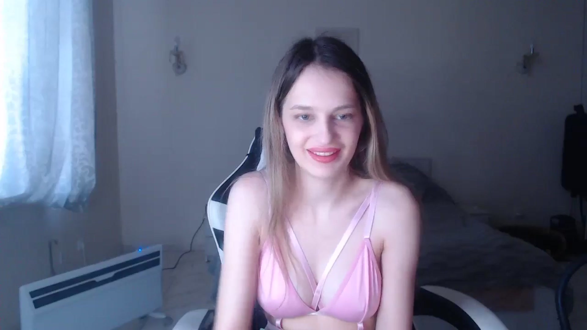Gallery image thumbnail from Lola_vi's myfreecams stream on, 02/13/2025, 13:08 image 11 of 20