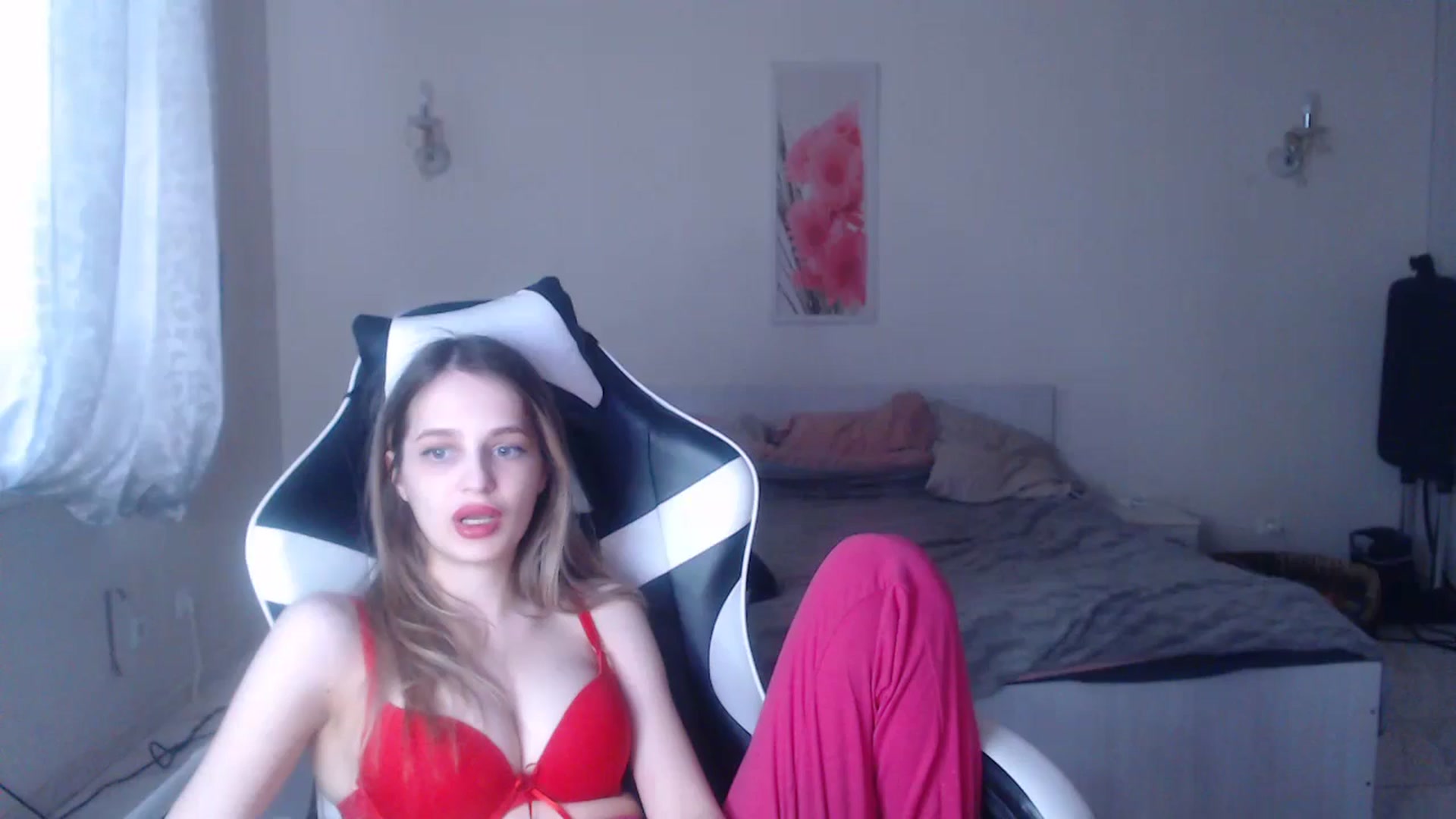 Gallery image thumbnail from Lola_vi's myfreecams stream on, 02/16/2025, 14:25 image 8 of 20