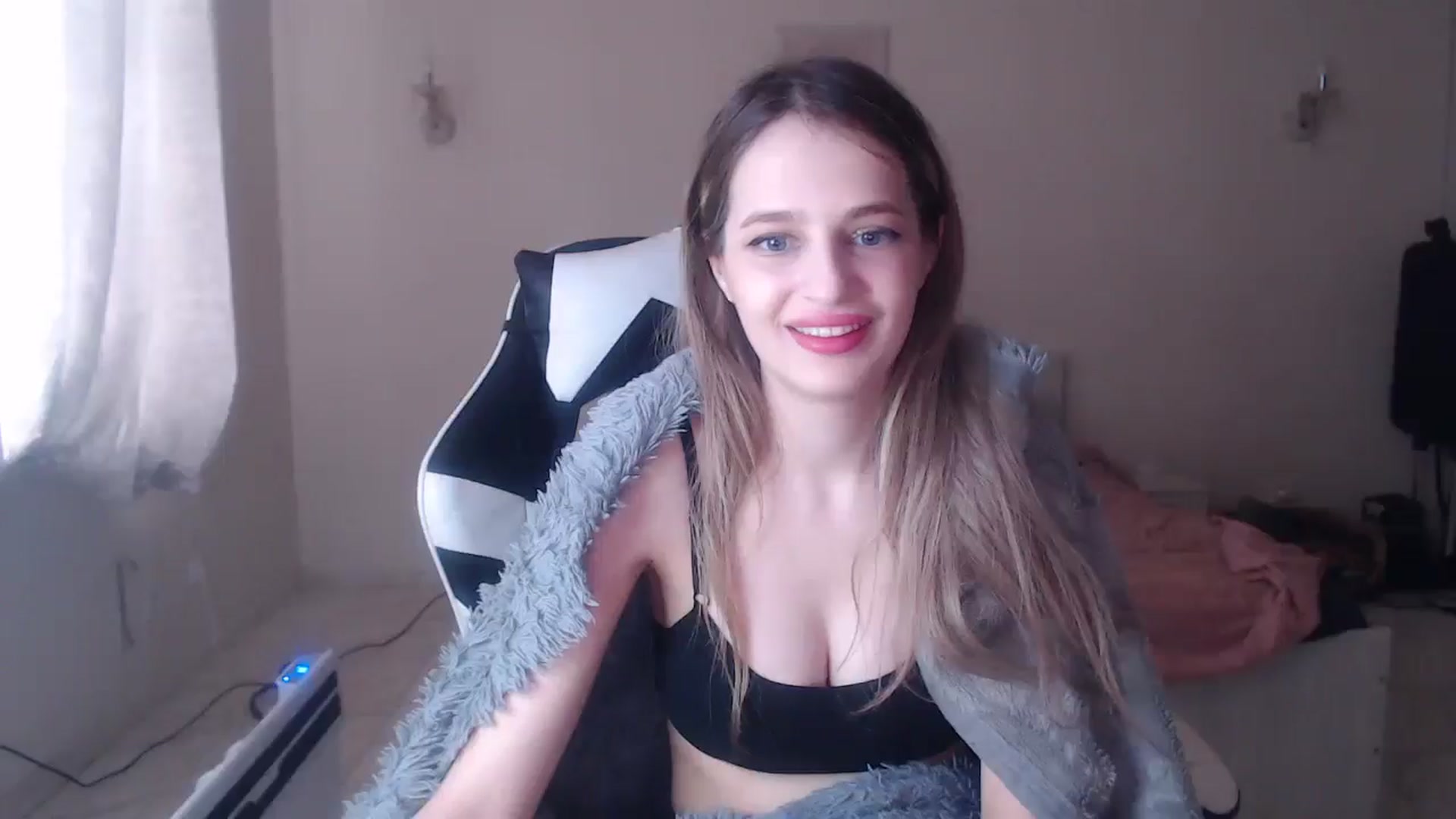 Gallery image thumbnail from Lola_vi's myfreecams stream on, 02/20/2025, 12:51 image 4 of 20