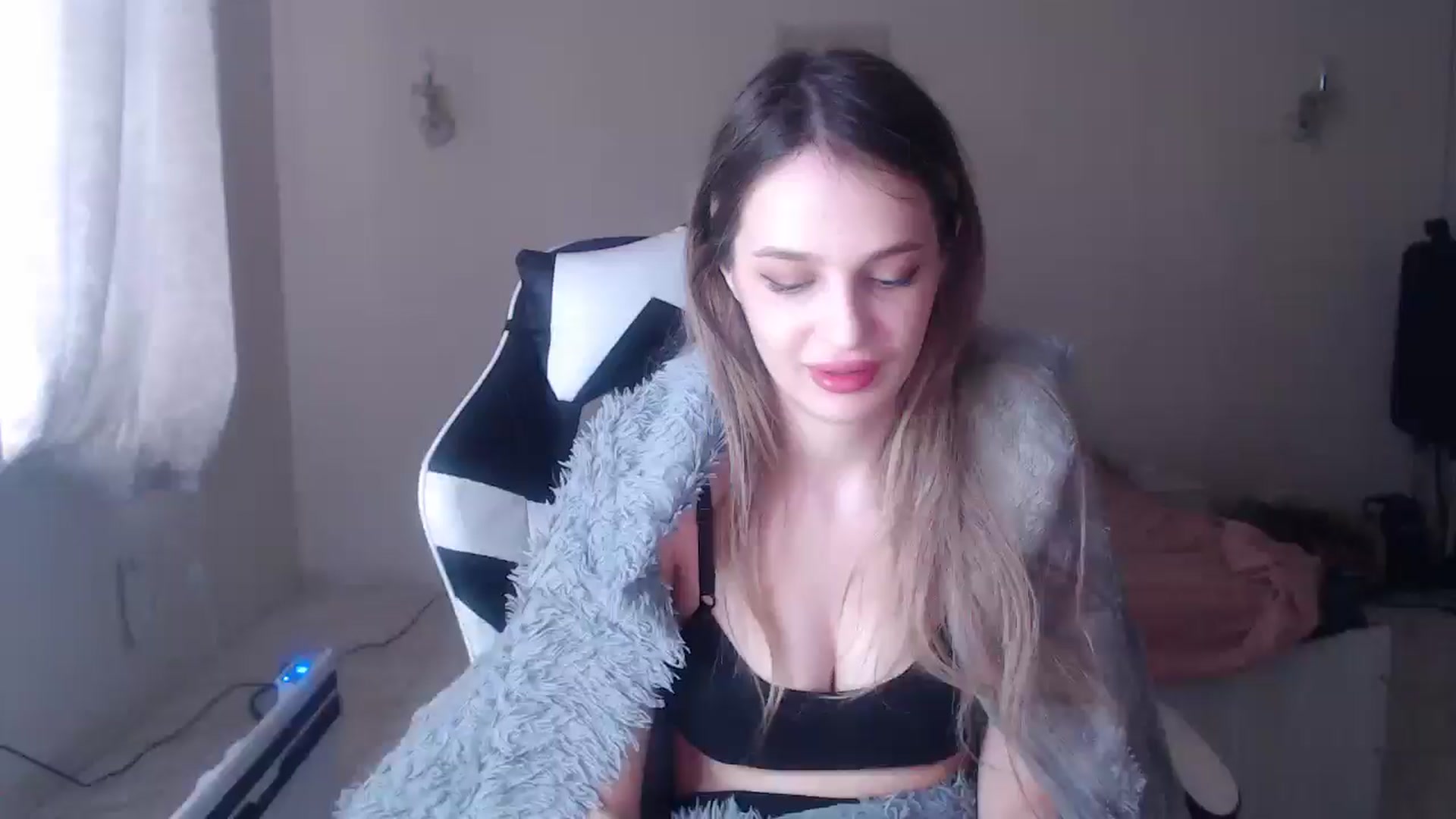 Gallery image thumbnail from Lola_vi's myfreecams stream on, 02/20/2025, 12:51 image 8 of 20