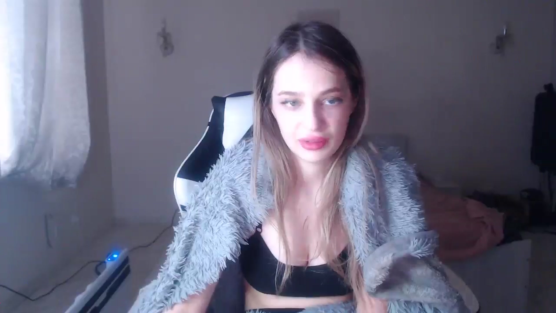 Gallery image thumbnail from Lola_vi's myfreecams stream on, 02/20/2025, 12:51 image 12 of 20