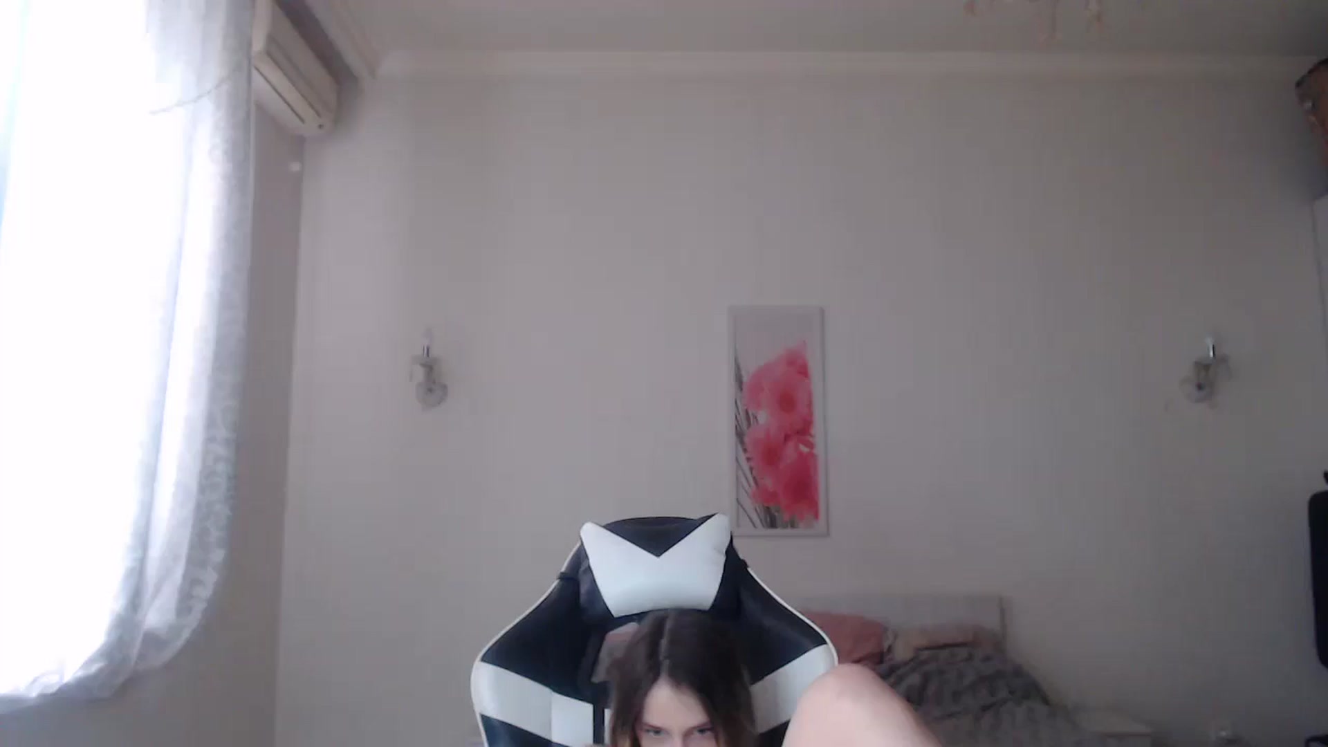Gallery image thumbnail from Lola_vi's myfreecams stream on, 03/15/2025, 12:43 image 10 of 20