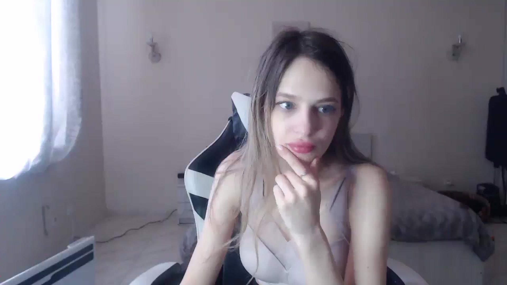 Gallery image thumbnail from Lola_vi's myfreecams stream on, 03/19/2025, 12:02 image 20 of 20