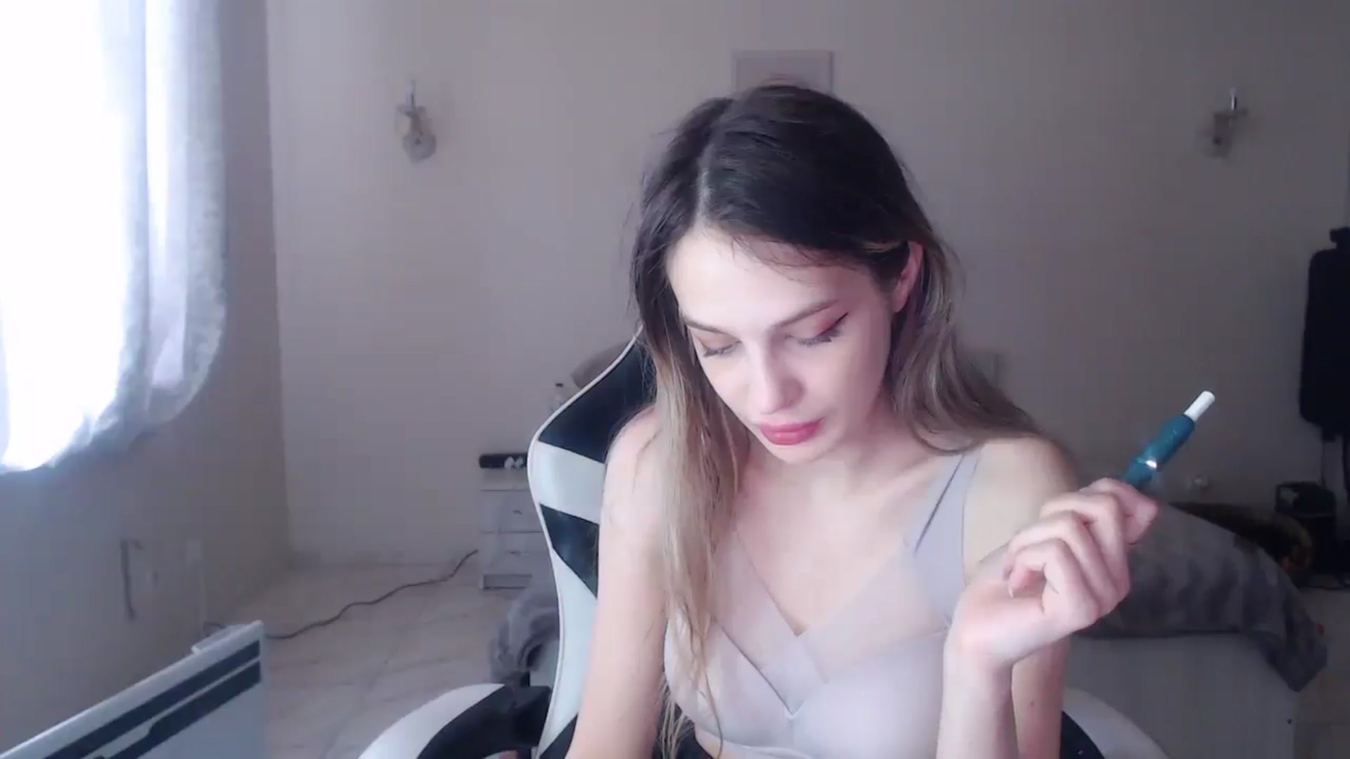 Gallery image thumbnail from Lola_vi's myfreecams stream on, 03/19/2025, 12:15 image 5 of 20