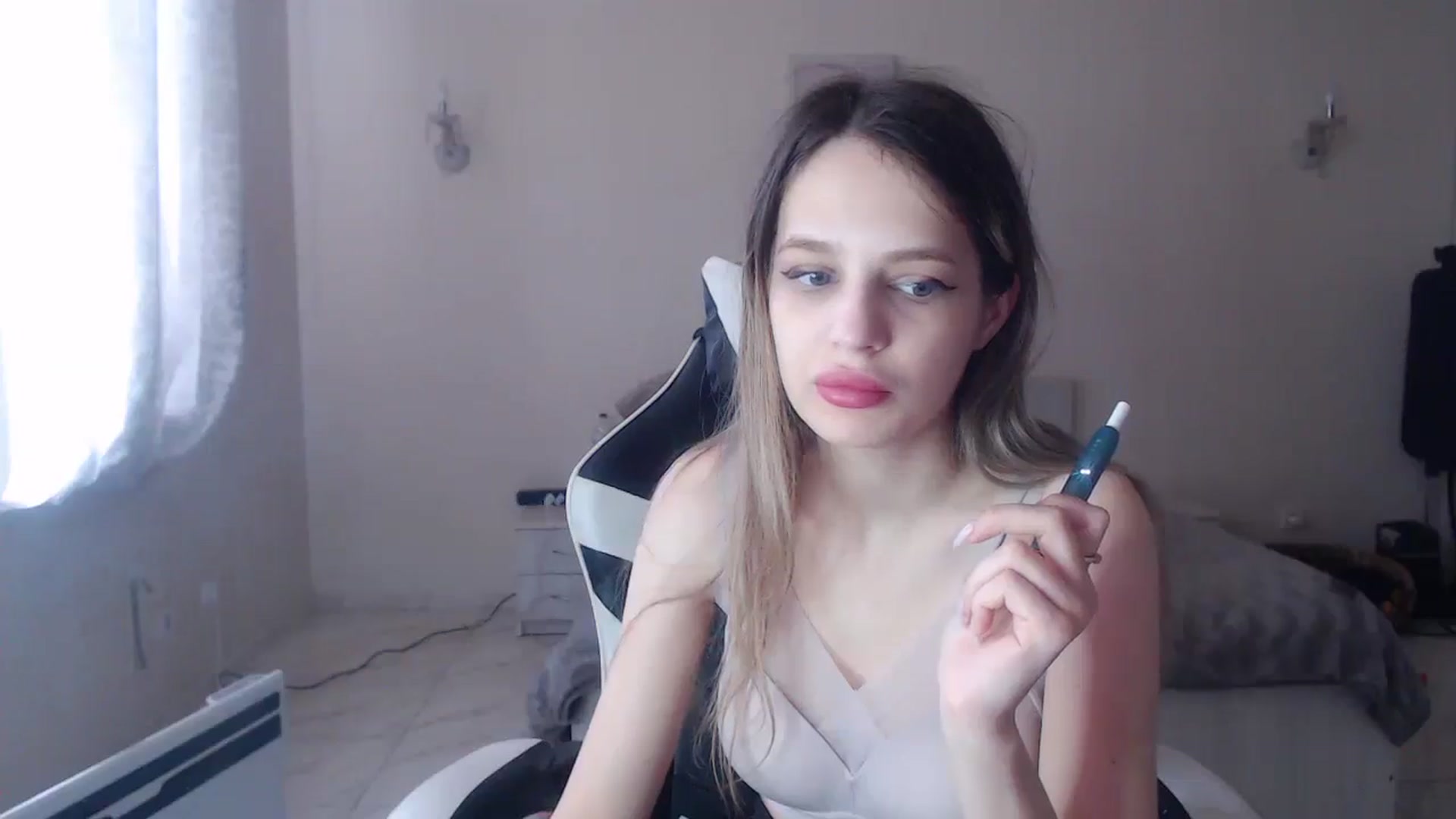 Gallery image thumbnail from Lola_vi's myfreecams stream on, 03/19/2025, 12:15 image 2 of 20