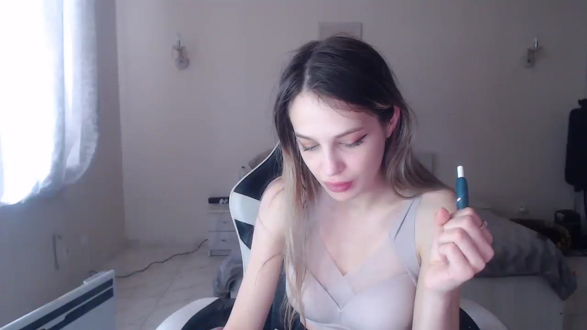 Gallery image thumbnail from Lola_vi's myfreecams stream on, 03/19/2025, 12:15 image 4 of 20