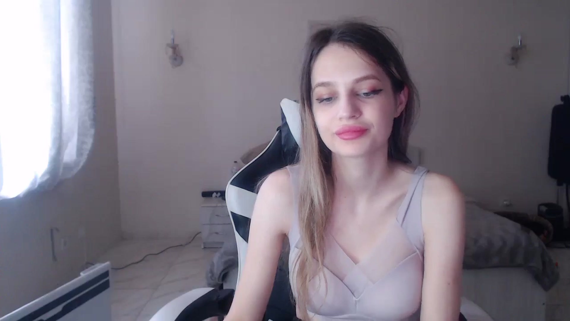 Gallery image thumbnail from Lola_vi's myfreecams stream on, 03/19/2025, 12:15 image 20 of 20