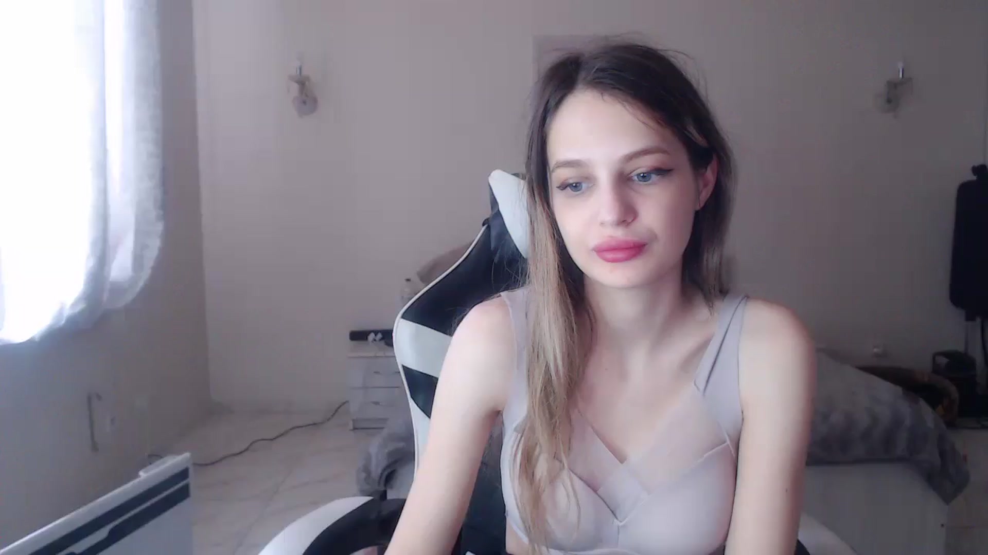 Gallery image thumbnail from Lola_vi's myfreecams stream on, 03/19/2025, 12:52 image 2 of 20