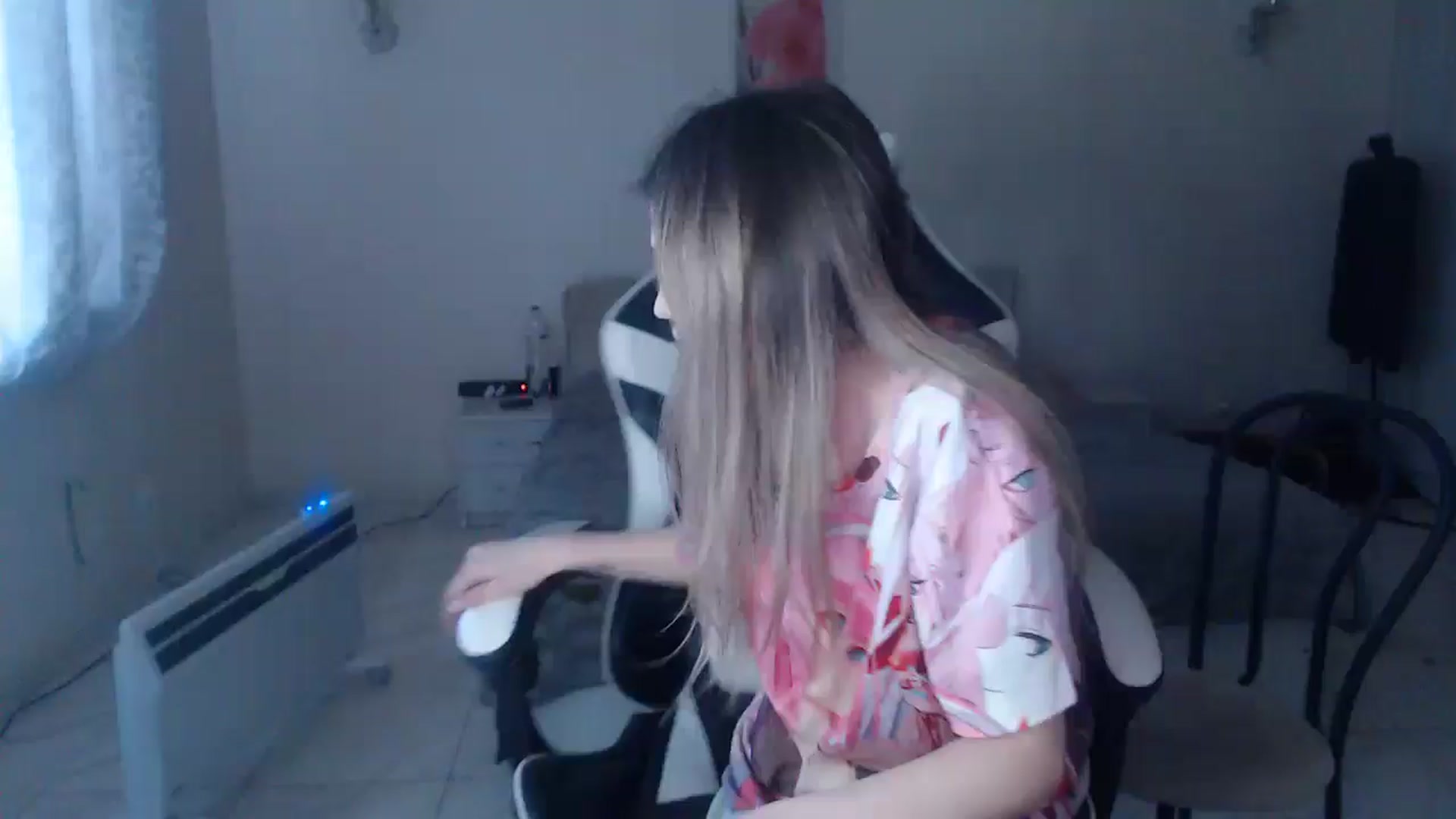 Gallery image thumbnail from Lola_vi's myfreecams stream on, 03/20/2025, 15:35 image 14 of 20