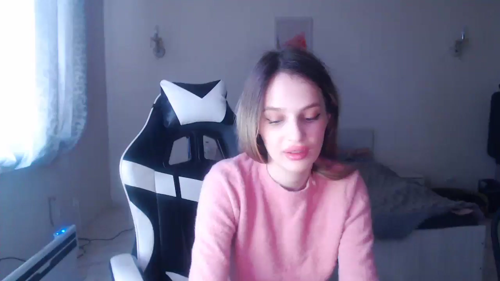 Gallery image thumbnail from Lola_vi's myfreecams stream on, 03/22/2025, 13:03 image 19 of 20