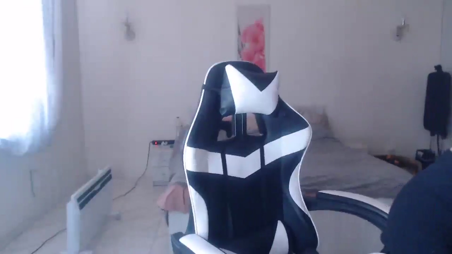 Gallery image thumbnail from Lola_vi's myfreecams stream on, 04/05/2025, 11:28 image 11 of 20