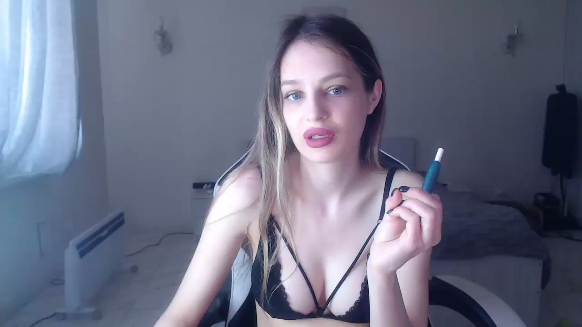 Gallery image thumbnail from Lola_vi's myfreecams stream on, 04/12/2025, 11:50 image 20 of 20