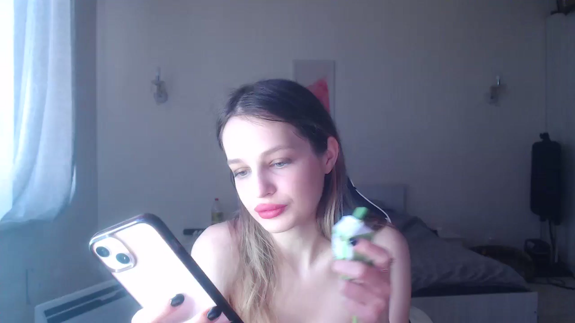 Gallery image thumbnail from Lola_vi's myfreecams stream on, 04/13/2025, 12:05 image 12 of 20