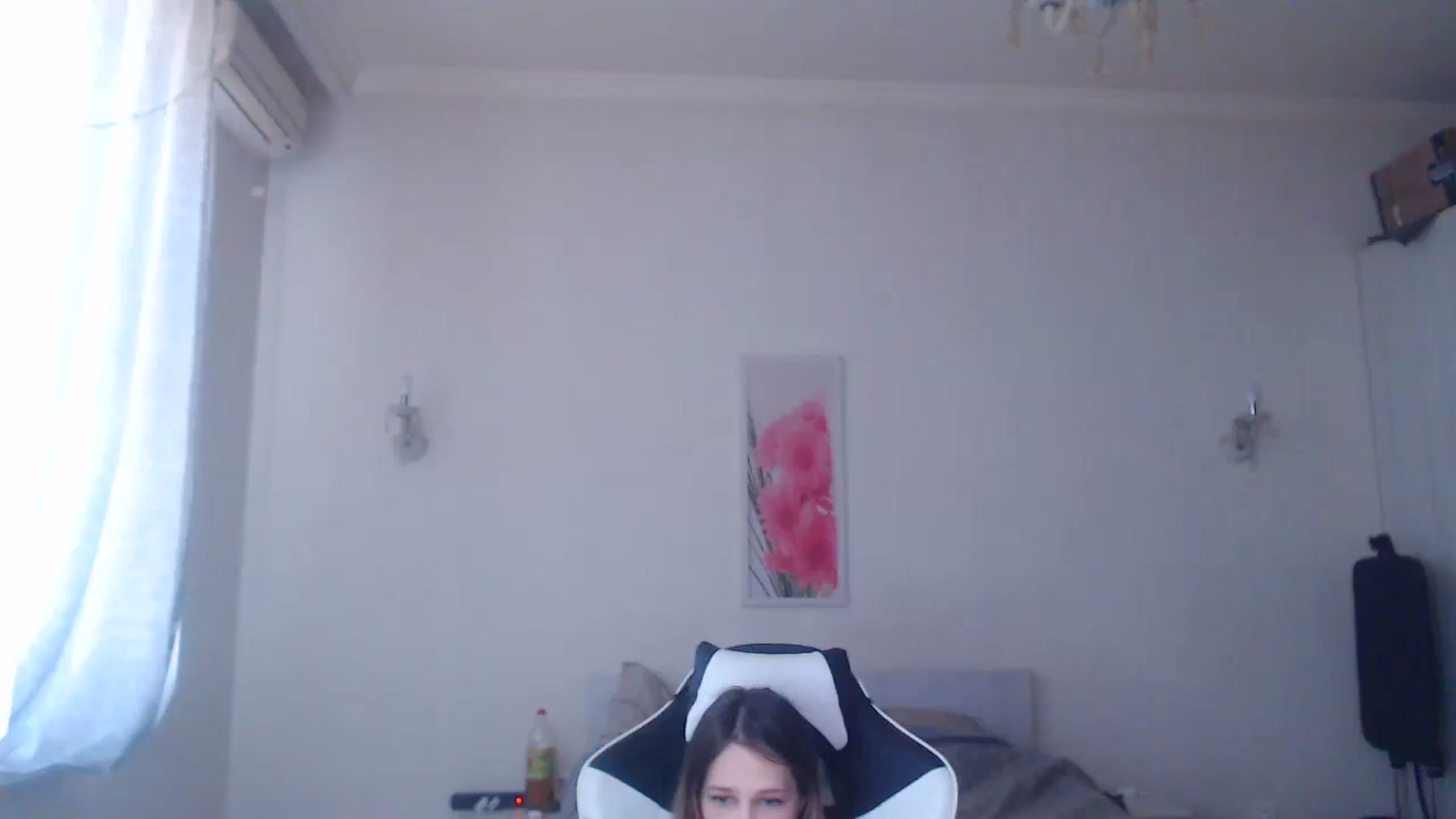 Gallery image thumbnail from Lola_vi's myfreecams stream on, 04/13/2025, 12:05 image 11 of 20