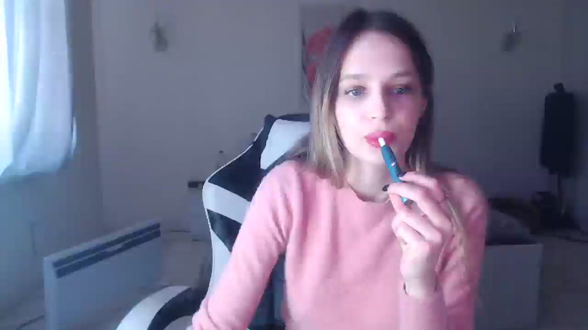 Gallery image thumbnail from Lola_vi's myfreecams stream on, 04/13/2025, 12:05 image 19 of 20