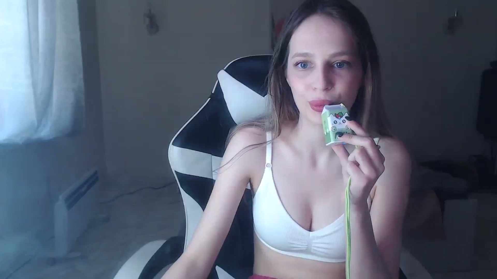 Gallery image thumbnail from Lola_vi's myfreecams stream on, 04/27/2025, 11:19 image 19 of 20
