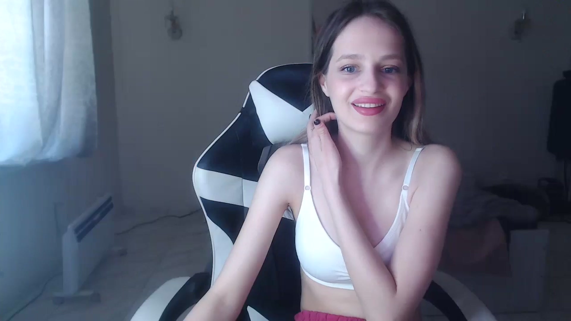 Gallery image thumbnail from Lola_vi's myfreecams stream on, 04/27/2025, 11:19 image 11 of 20