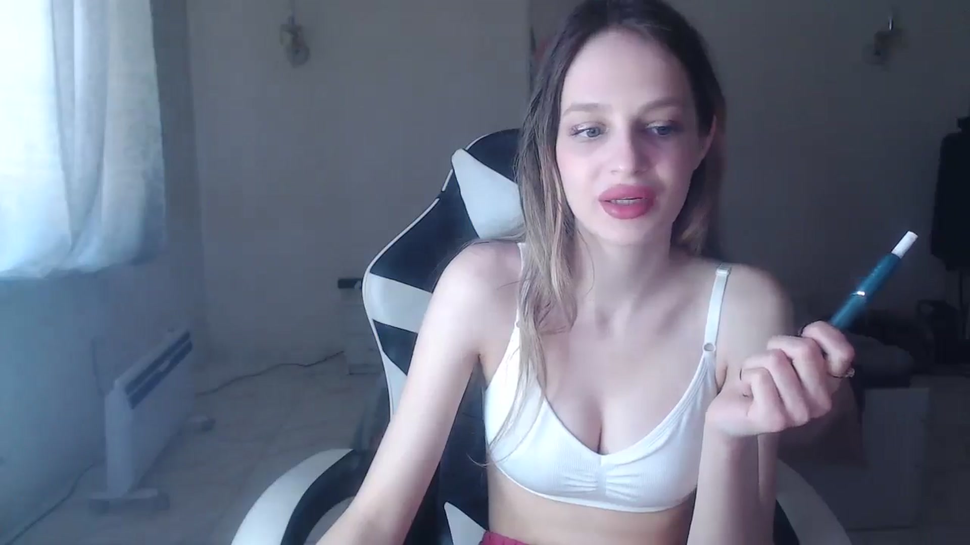 Gallery image thumbnail from Lola_vi's myfreecams stream on, 04/27/2025, 11:54 image 19 of 20