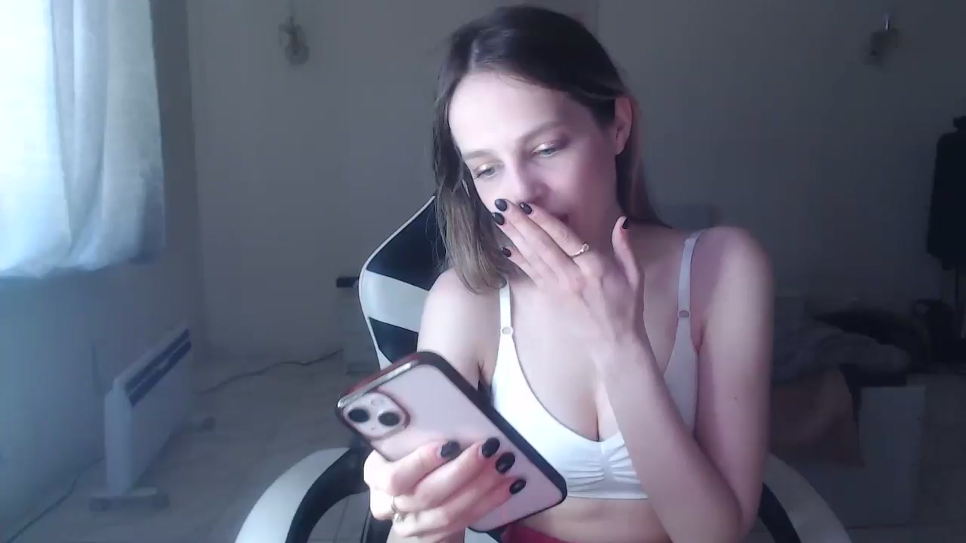 Gallery image thumbnail from Lola_vi's myfreecams stream on, 04/27/2025, 11:54 image 12 of 20