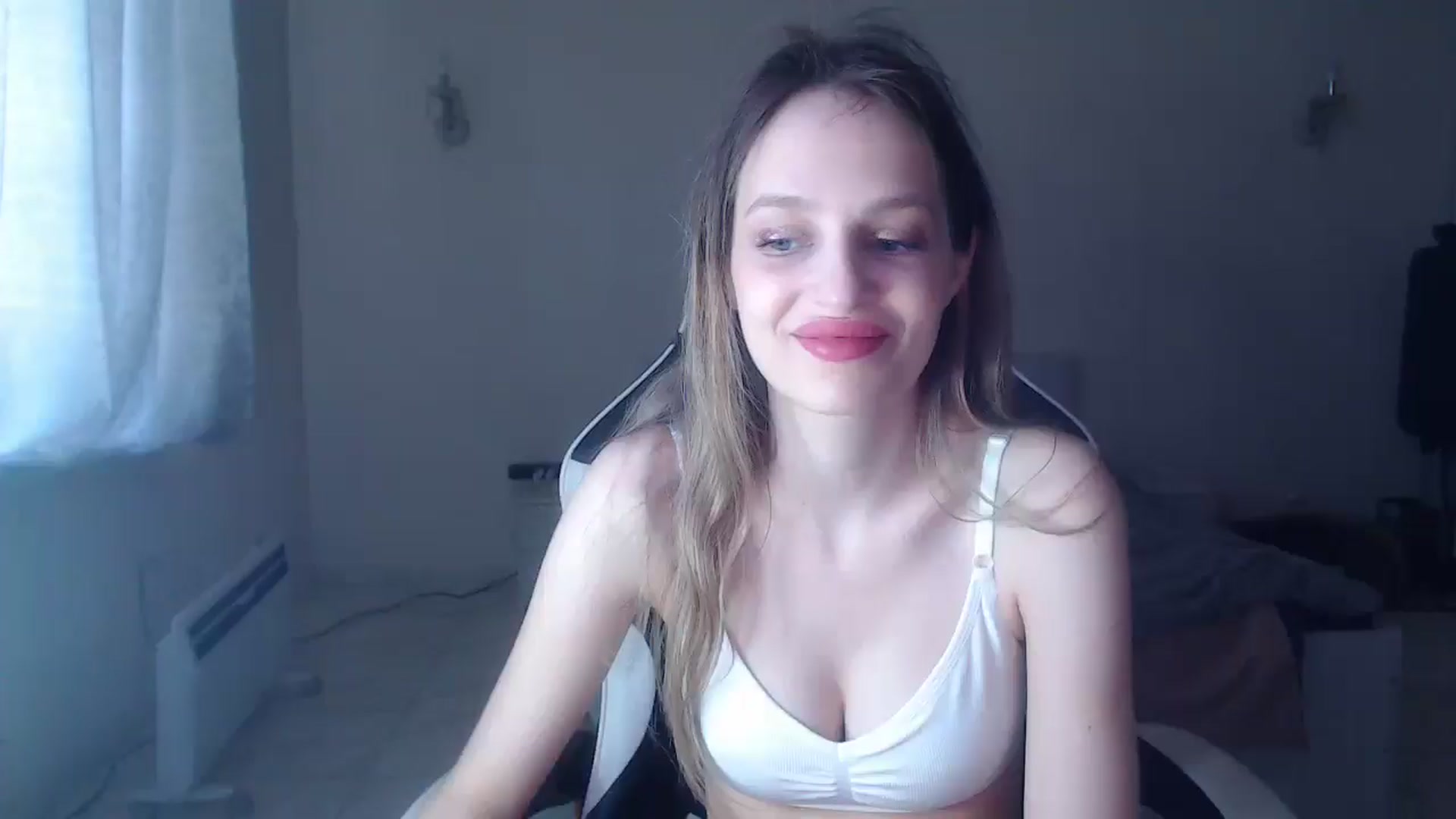 Gallery image thumbnail from Lola_vi's myfreecams stream on, 04/27/2025, 13:11 image 5 of 20