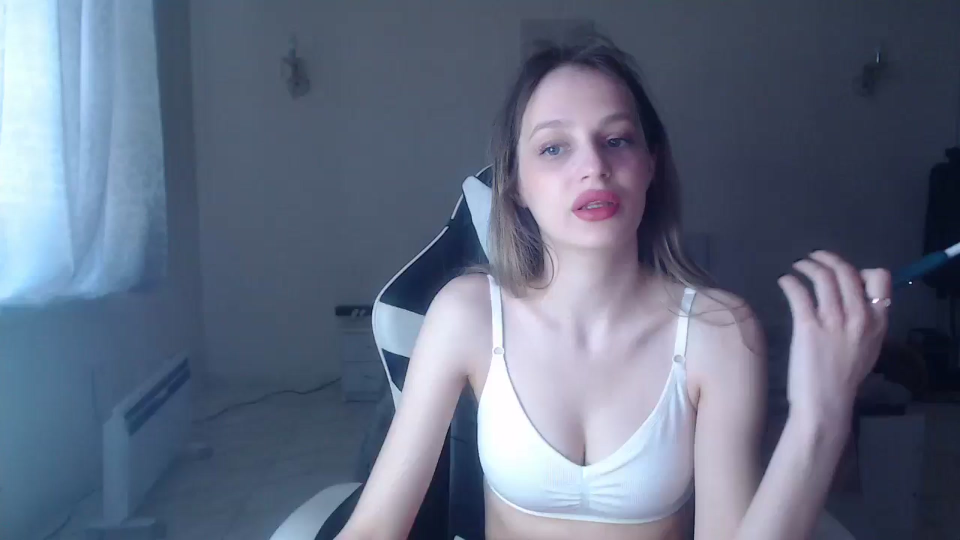 Gallery image thumbnail from Lola_vi's myfreecams stream on, 04/27/2025, 13:11 image 12 of 20