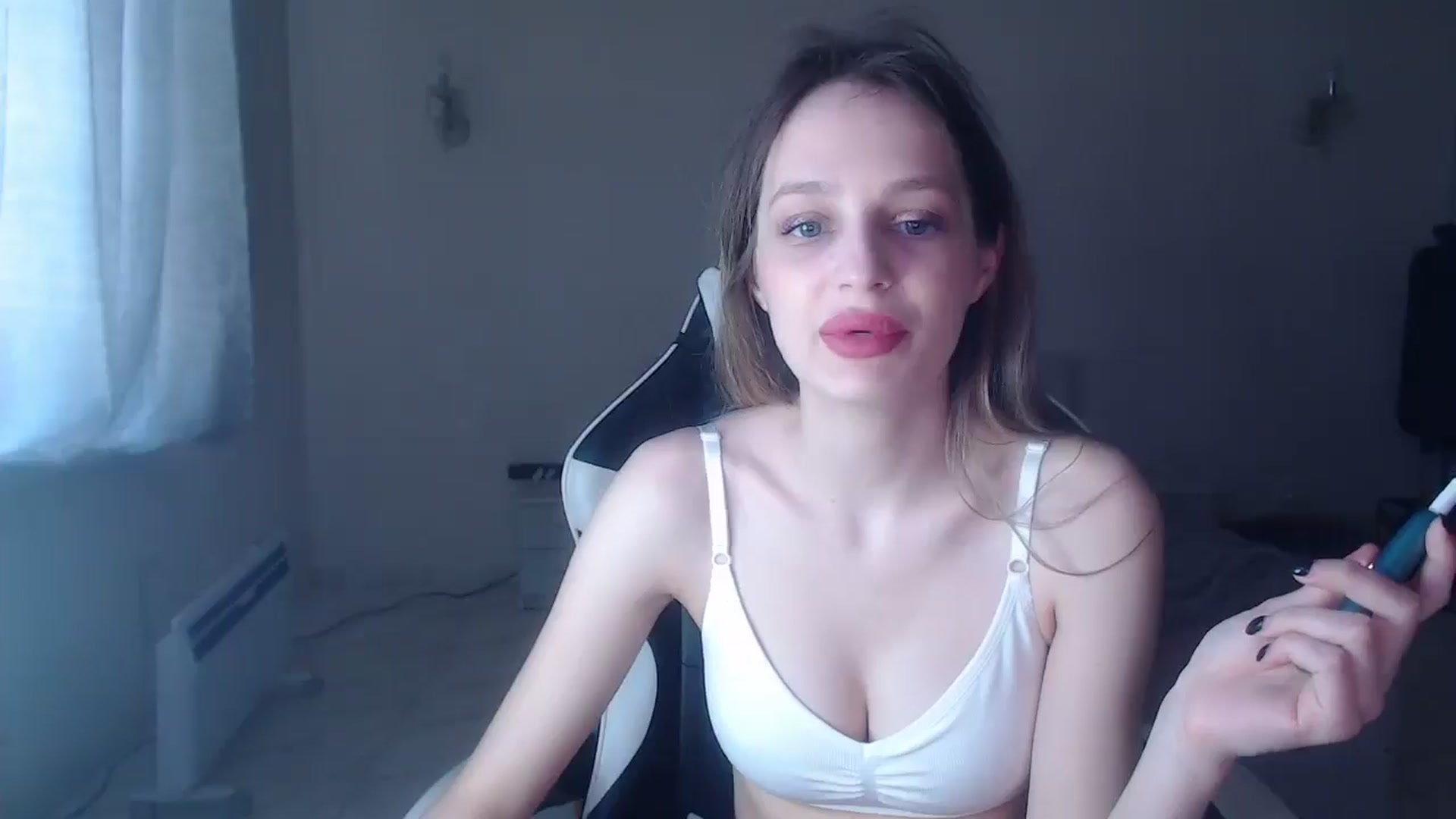 Gallery image thumbnail from Lola_vi's myfreecams stream on, 04/27/2025, 13:11 image 6 of 20