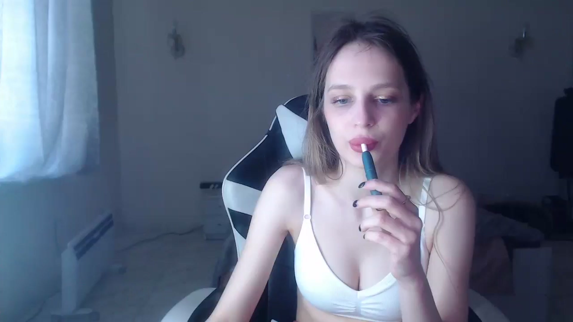 Gallery image thumbnail from Lola_vi's myfreecams stream on, 04/27/2025, 13:11 image 15 of 20