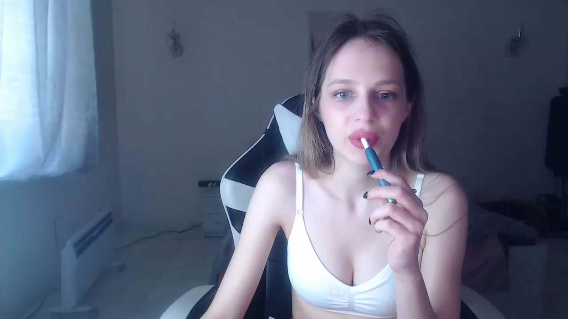 Gallery image thumbnail from Lola_vi's myfreecams stream on, 04/27/2025, 13:11 image 9 of 20