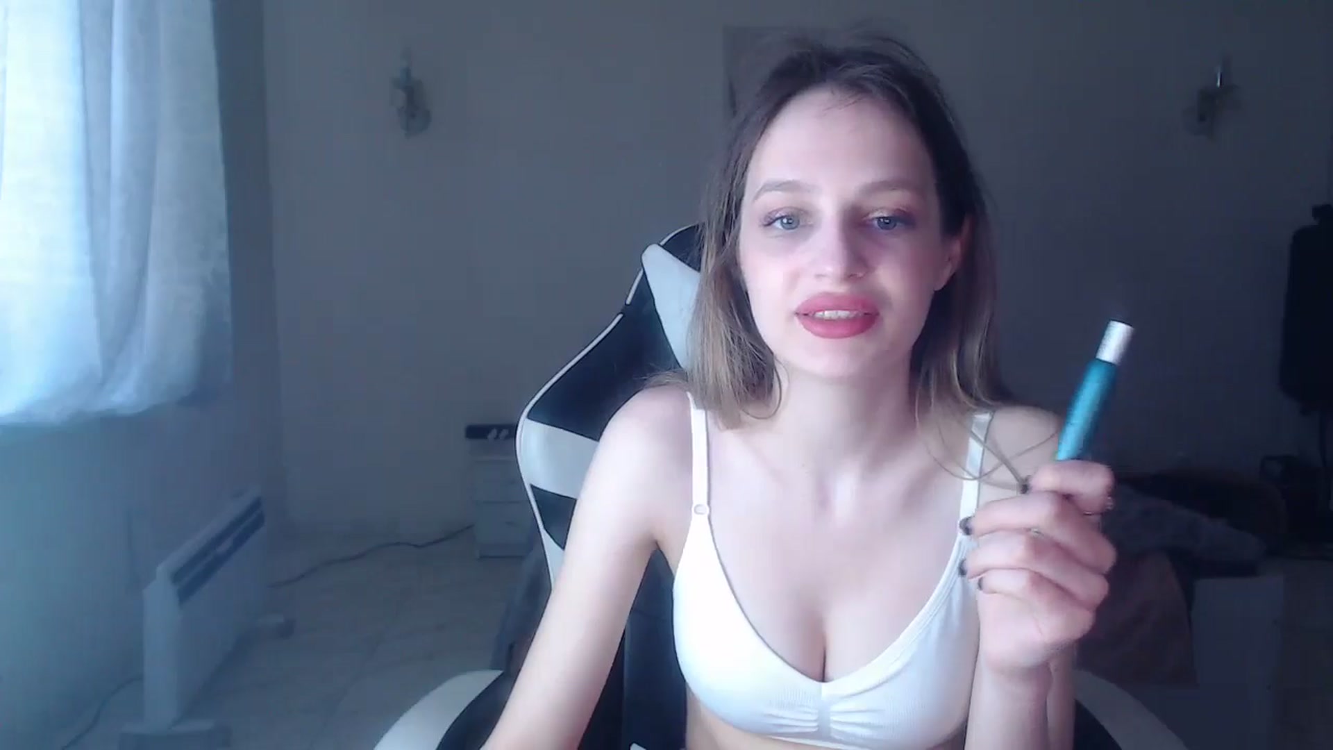 Gallery image thumbnail from Lola_vi's myfreecams stream on, 04/27/2025, 13:11 image 14 of 20