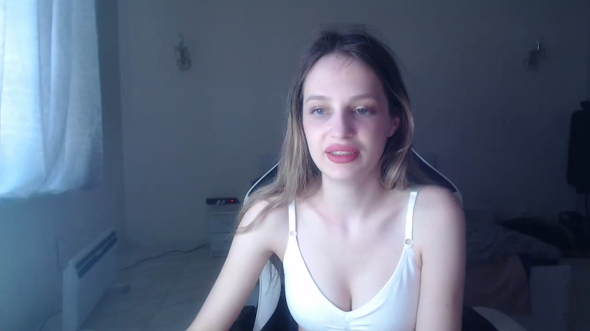 Gallery image thumbnail from Lola_vi's myfreecams stream on, 04/27/2025, 13:41 image 15 of 20