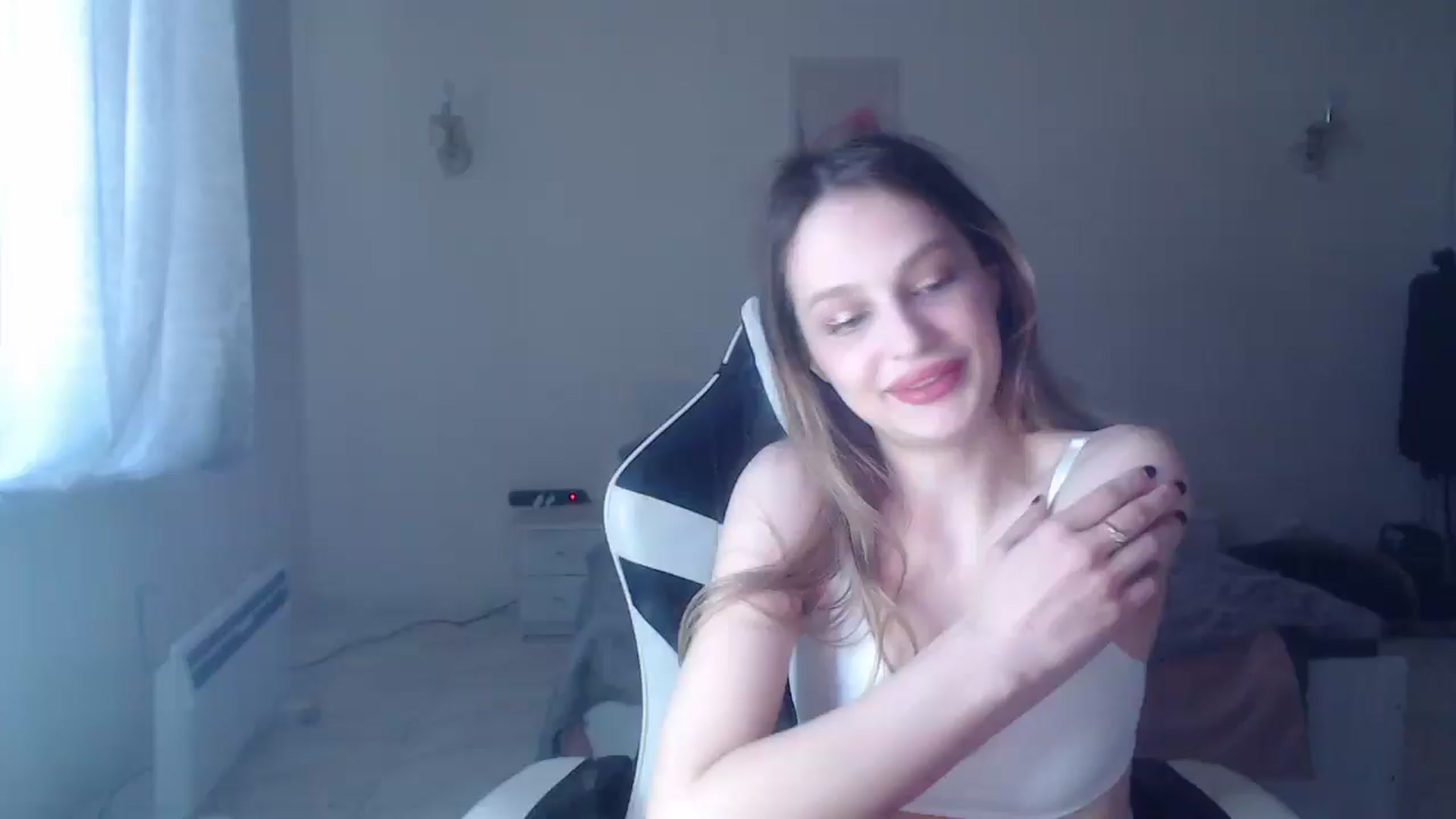 Gallery image thumbnail from Lola_vi's myfreecams stream on, 04/27/2025, 13:41 image 16 of 20