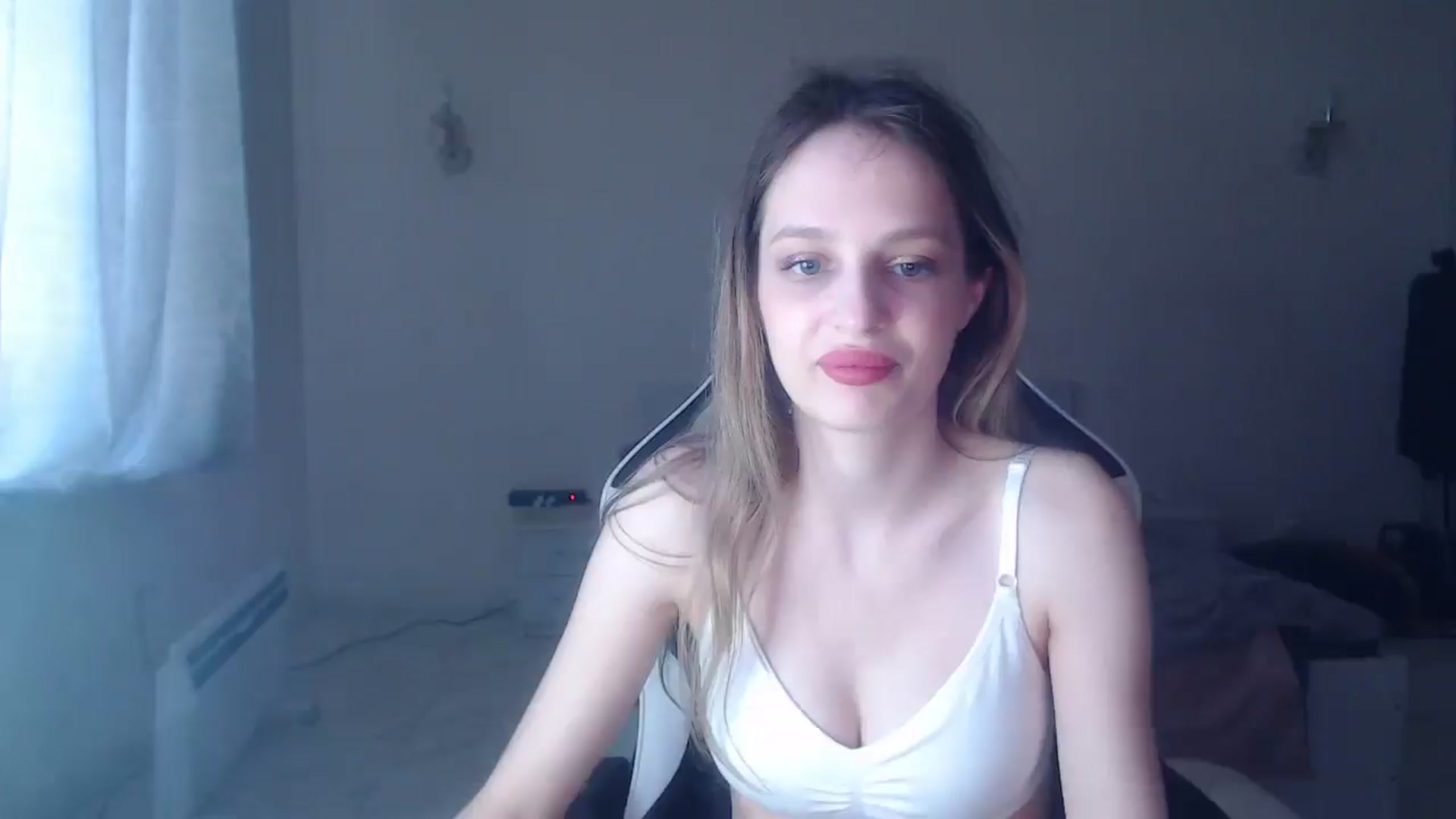 Gallery image thumbnail from Lola_vi's myfreecams stream on, 04/27/2025, 13:41 image 4 of 20