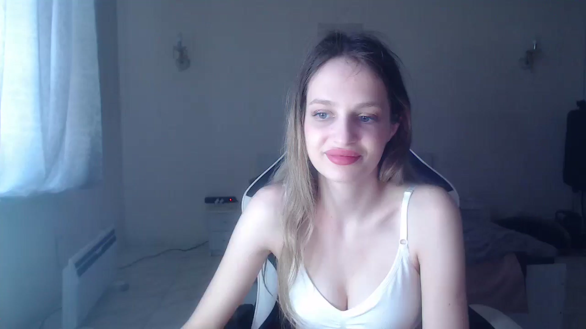 Gallery image thumbnail from Lola_vi's myfreecams stream on, 04/27/2025, 13:41 image 13 of 20