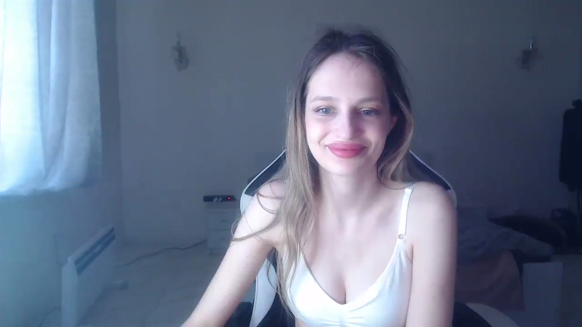 Gallery image thumbnail from Lola_vi's myfreecams stream on, 04/27/2025, 13:41 image 6 of 20