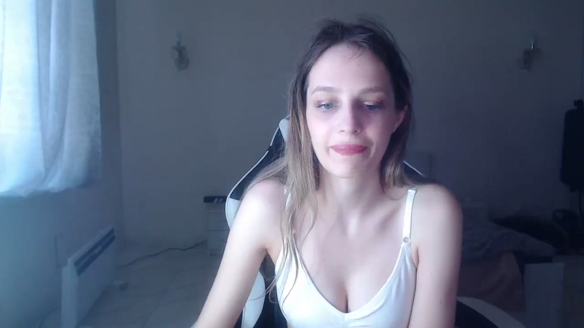 Gallery image thumbnail from Lola_vi's myfreecams stream on, 04/27/2025, 13:41 image 2 of 20